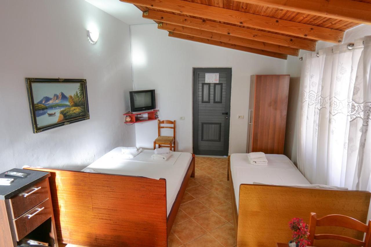 Guest House Gerard Ksamil Exterior photo
